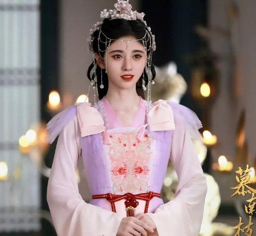 明星网红秀禾造型视频,明星网红演绎古典韵味造型风采