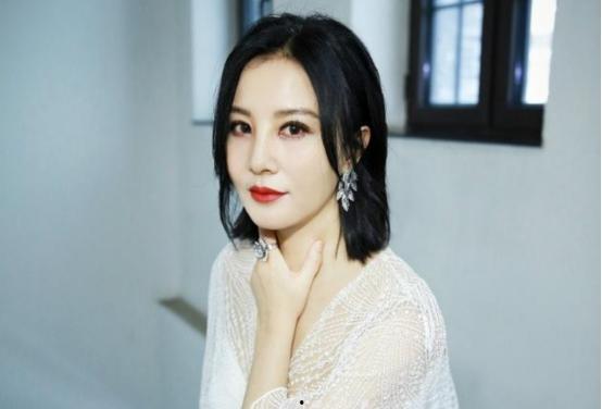 明星网红整容观看视频,揭秘明星网红的美丽蜕变之路
