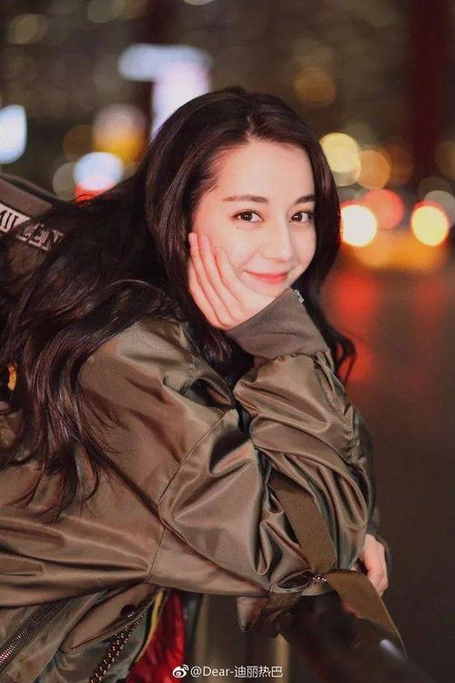 万岁山明星网红,璀璨星光下的网络新宠