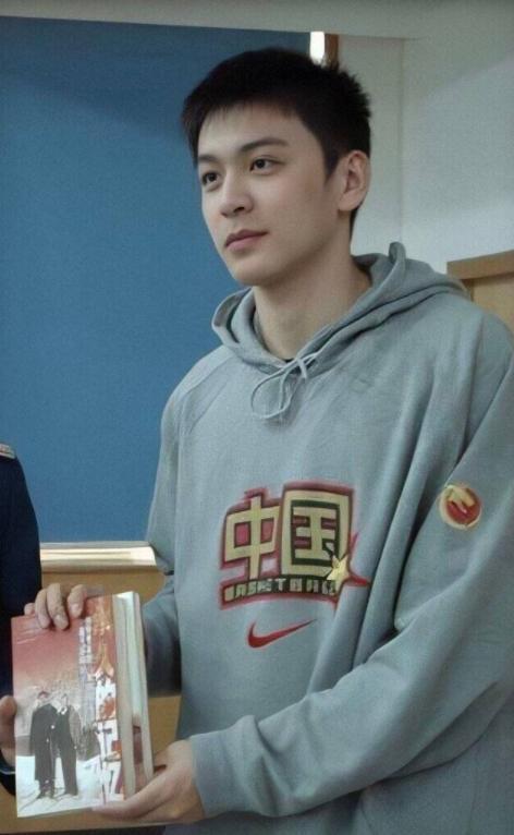 明星网红帅哥的视频大全,明星网红帅哥风采集锦