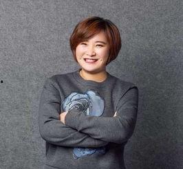谢顶男明星网红是谁,揭秘网络红人谢顶现象背后的故事”