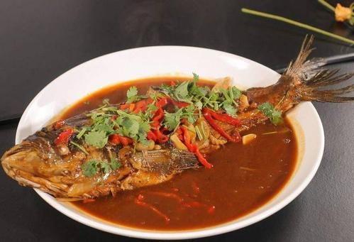 鱼多鱼明星网红店,探寻美食与名流共舞的时尚地标”