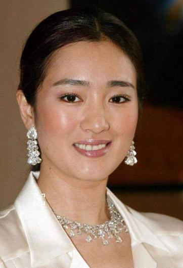 外国人女明星网红,揭秘外籍女明星的时尚魅力与网络影响力”