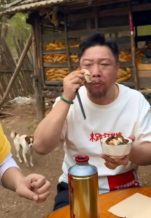 明星网红吃云南菜,探寻舌尖上的民族风情