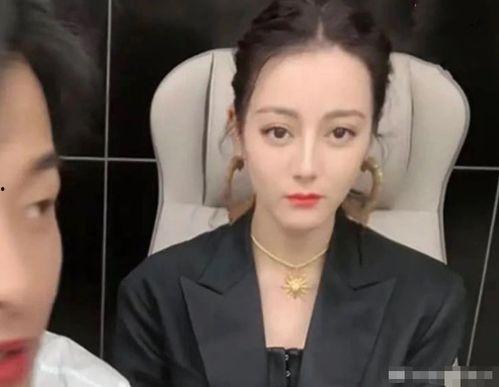 重庆小明星网红是谁,揭秘网络红人的崛起之路