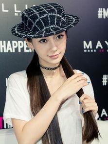 明星网红造型店推荐女,明星同款女生时尚穿搭指南